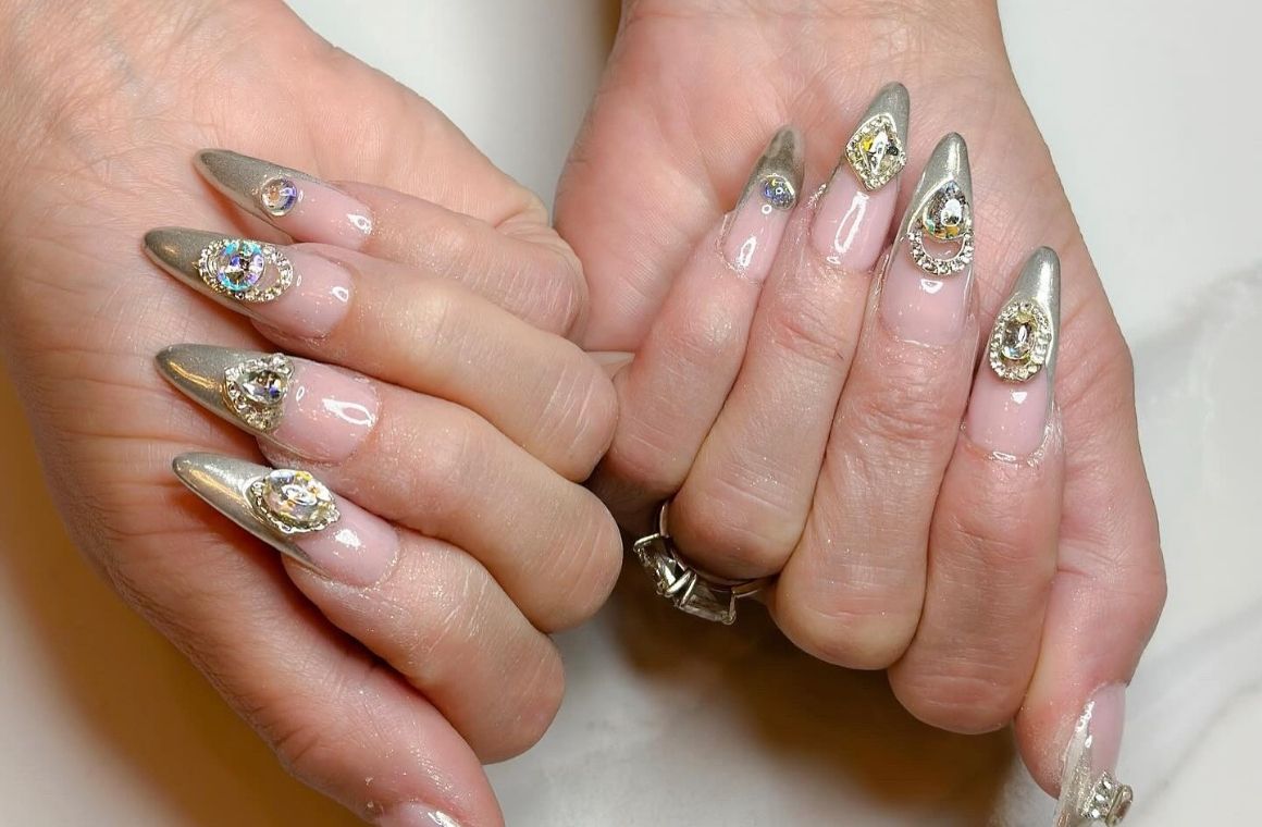 chrome bridesmaid nails idea