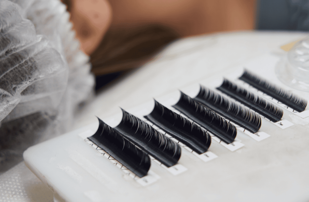 Classic vs. Hybrid vs. Volume Lash Extensions: How to Choose the Right Set