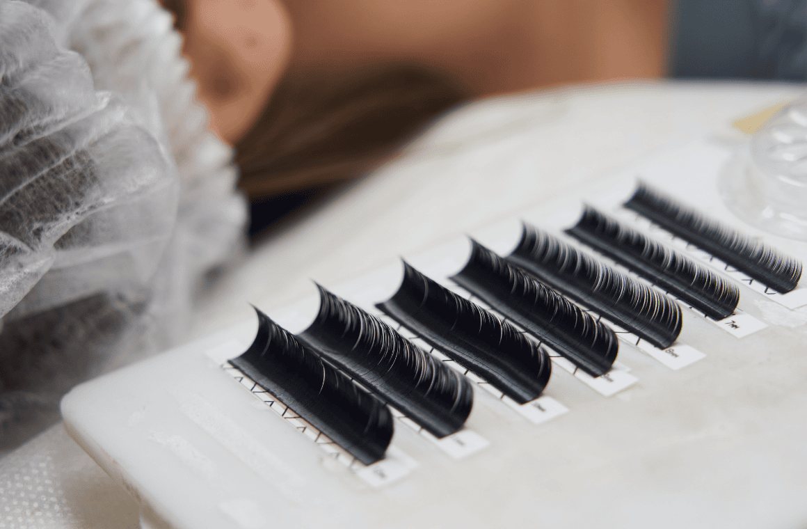 Classic vs. Hybrid vs. Volume Lash Extensions: How to Choose the Right Set